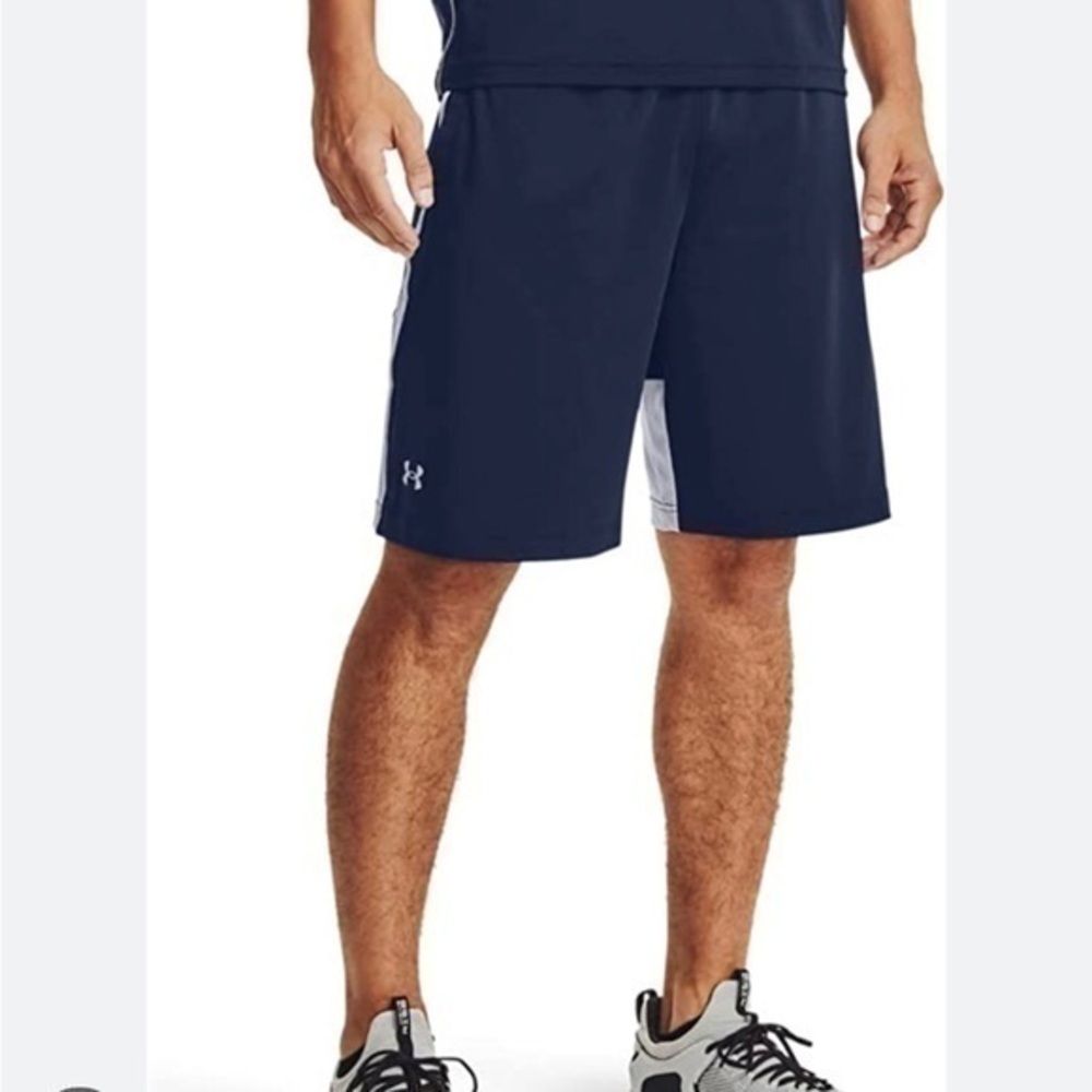 Under armour blue drawstring athleticWorkout shorts with pockets size medium